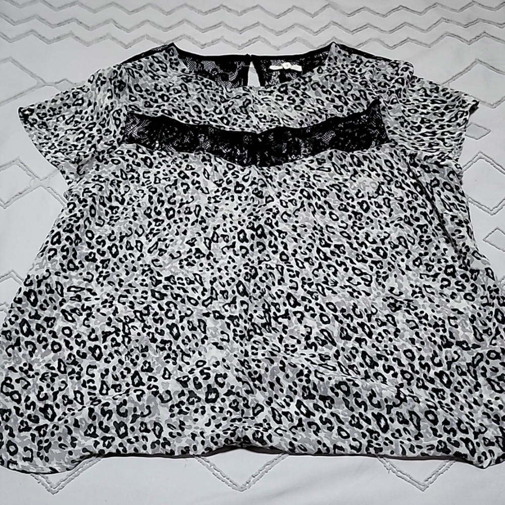 Maurices, Short sleeved top, Size 0 - Plus, Zebra print.